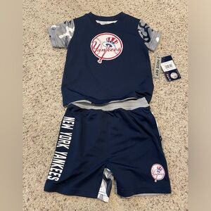 3T New York Yankees outfit